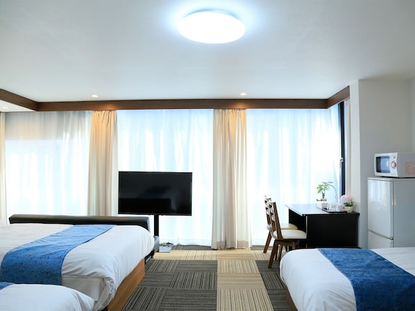1 bedroom, desk, blackout drapes, free WiFi
