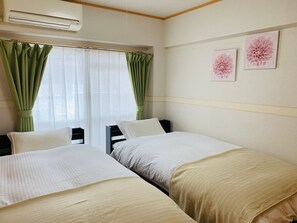 2 bedrooms, desk, iron/ironing board, free WiFi