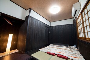 1 bedroom, desk, free WiFi, bed sheets