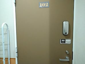 Unclassified image, 3 of 17, button - 102 rooms / Taito-ku Tokyo (Taito-ku)