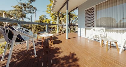 Enjoy sitting on the balcony listening to the ocean waves with the sea breeze
