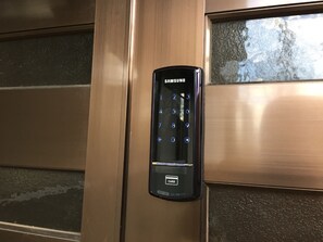 3 bedrooms, desk, free WiFi, bed sheets