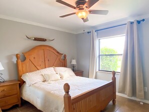 3 bedrooms, iron/ironing board, free WiFi, bed sheets