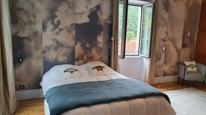 5 habitaciones, wifi y ropa de cama 