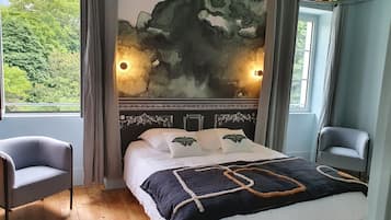 5 bedrooms, WiFi, bed sheets