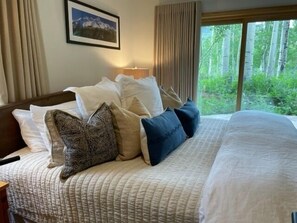 3 عدّة غرف نوم وخدمة الإنترنت