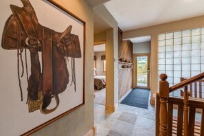 3 bedrooms, WiFi - Ski in/Ski Out 3 BDR Deluxe Townhome in Mountain Village (Mountain Village)