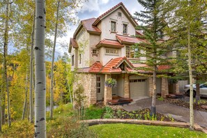 Exterior - Deluxe 3 BDR/3 BA Townhome Just Steps from Skiing in Mountain Village (Mountain Village)