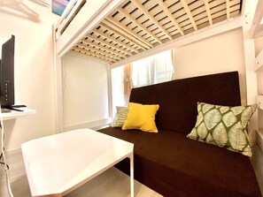 TV - A studio apartment hotel that is a 2minute walk f / Naha Okinawa (Naha)