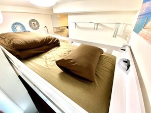 1 bedroom, desk, iron/ironing board, free WiFi - A studio apartment hotel that is a 2minute walk f / Naha Okinawa (Naha)