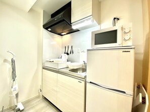 雪櫃、微波爐、爐具、廚房用具/餐具/器皿