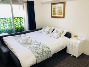 2 عدّة غرف نوم ومكتب ومكواة/لوح كي وواي فاي مجانًا