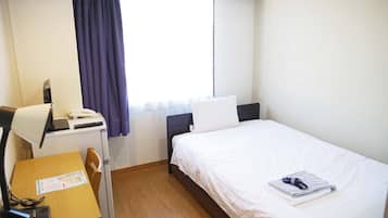1 bedroom, desk, free WiFi, bed sheets