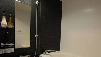 Hårtørrer, håndklæder