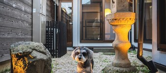 A spacious space for renting a building with a war / Matsue Shimane