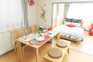 2 Schlafzimmer, Schreibtisch, Bügeleisen/Bügelbrett, kostenloses WLAN