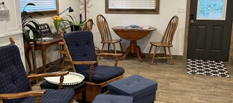 A waterfall, bountiful gardens and the sound of birds, fenced and pet friendly!