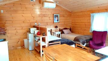 1 bedroom, desk, free WiFi, bed sheets