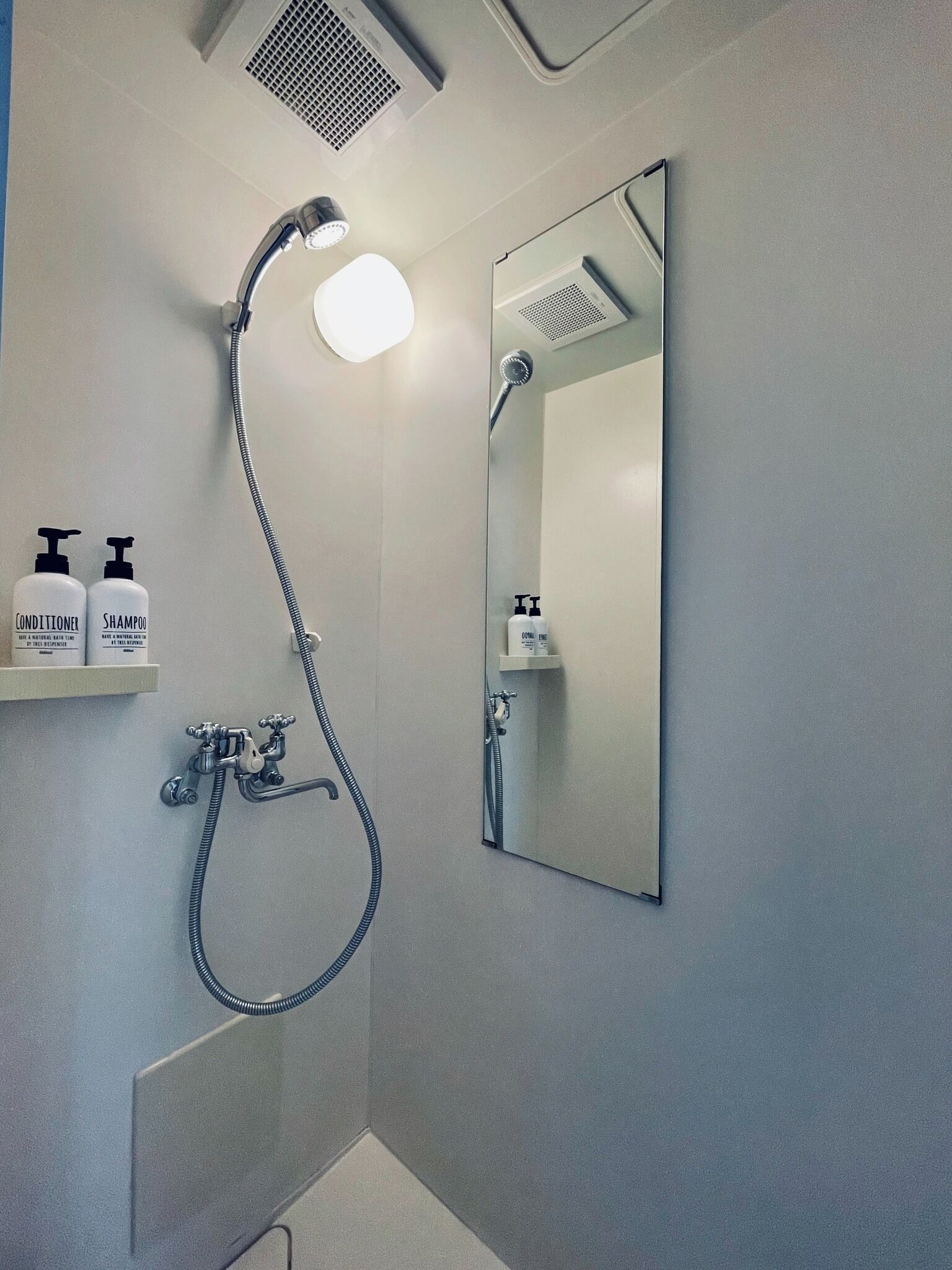 Hair dryer, towels
