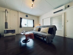 TV - Stay in a stone storehouse  57  Private room for 1 group only  Telework  Air conditioning  Fr / Hakodat Hokkaidō (Hakodat)
