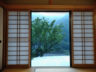 The KeiHouse in the mountains surrounded by the sounds of nature where pets are also allowed  / Shikokuchuo Ehime