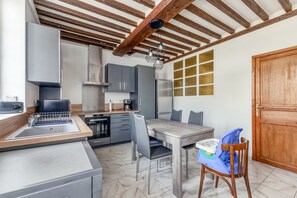 Fridge, microwave, oven, dishwasher - Hamo - Maison à 600 m de la plage (Graye-sur-Mer)