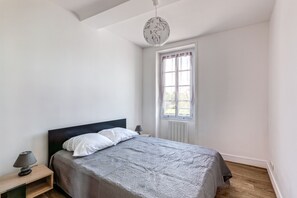 3 habitaciones, tabla de planchar con plancha y wifi gratis 