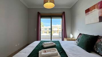 2 chambres, fer et planche à repasser, Wi-Fi gratuit, draps fournis