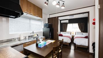 1 bedroom, desk, free WiFi, bed sheets