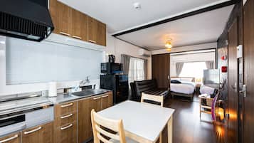冰箱、微波炉、炉灶、厨具/餐具