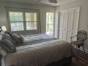 2 chambres, fer et planche à repasser, Wi-Fi gratuit, draps fournis