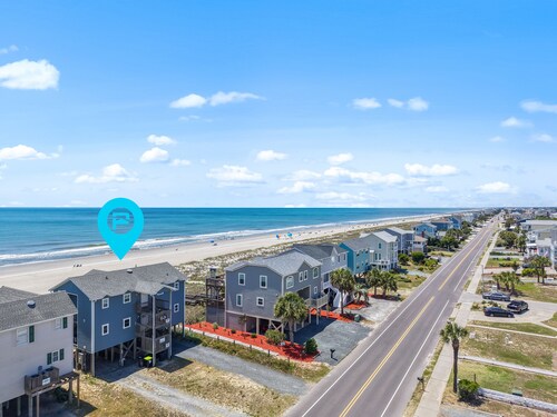 "All Good" Oceanfront 2 bedrooms, 2 bathrooms.