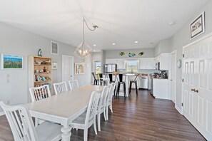 Dining - "Gulls & Bouys II" - Oceanfront Home, 4 Bedrooms / 4 Bathrooms (Holden Beach)