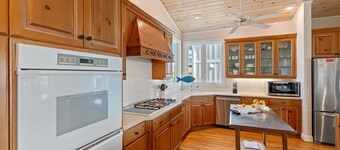 Oceanfront Home w/ Heated Pool, 6 BR / 6 Bath, Elevator, Pet Friendly