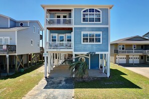 Exterior - "Carolina Dreaming" Luxury Oceanfront Home w/ Private Pool, 6 Bedrooms / 4 Bathrooms (Holden Beach)