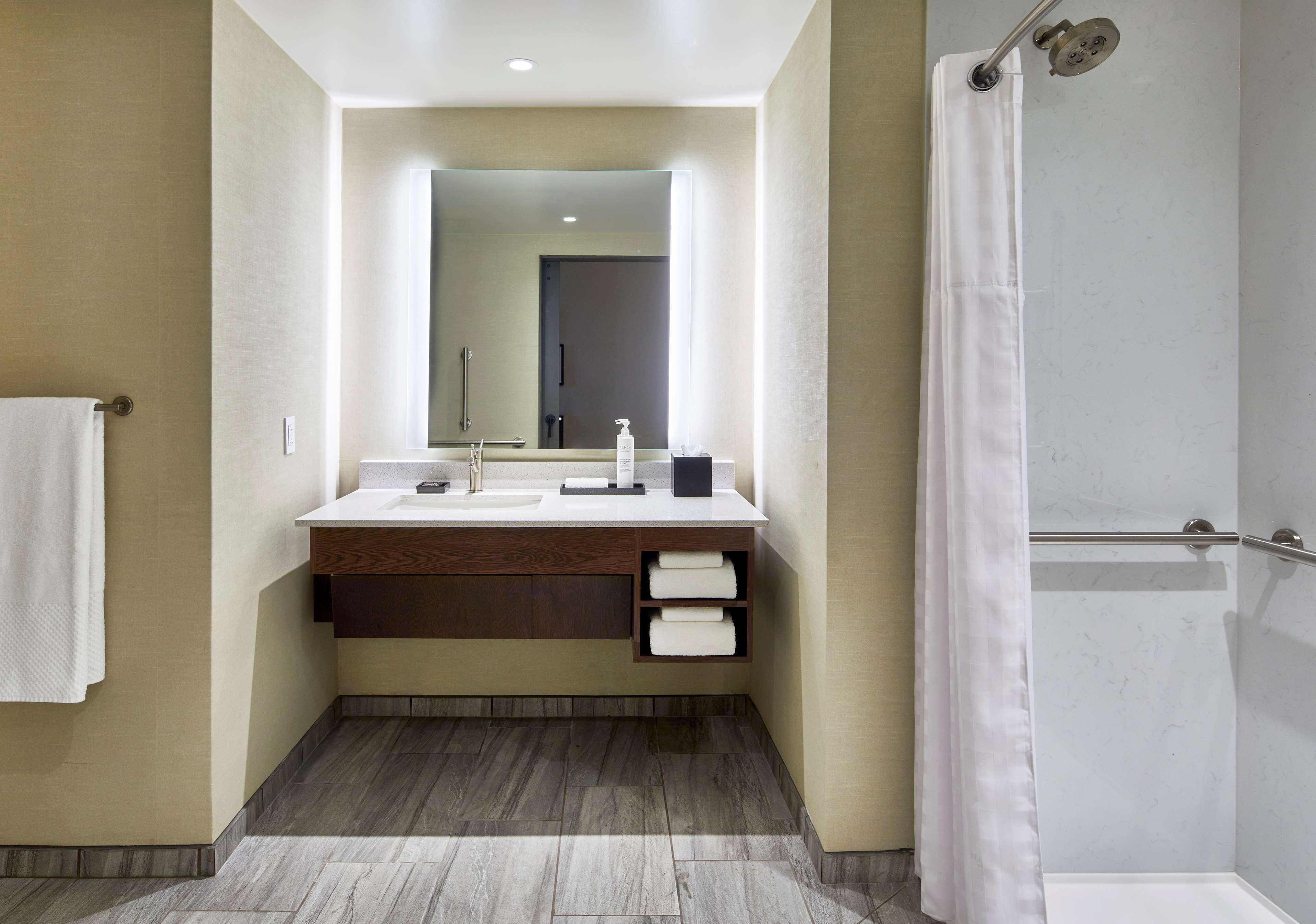 Foto - Embassy Suites by Hilton Nashville Downtown