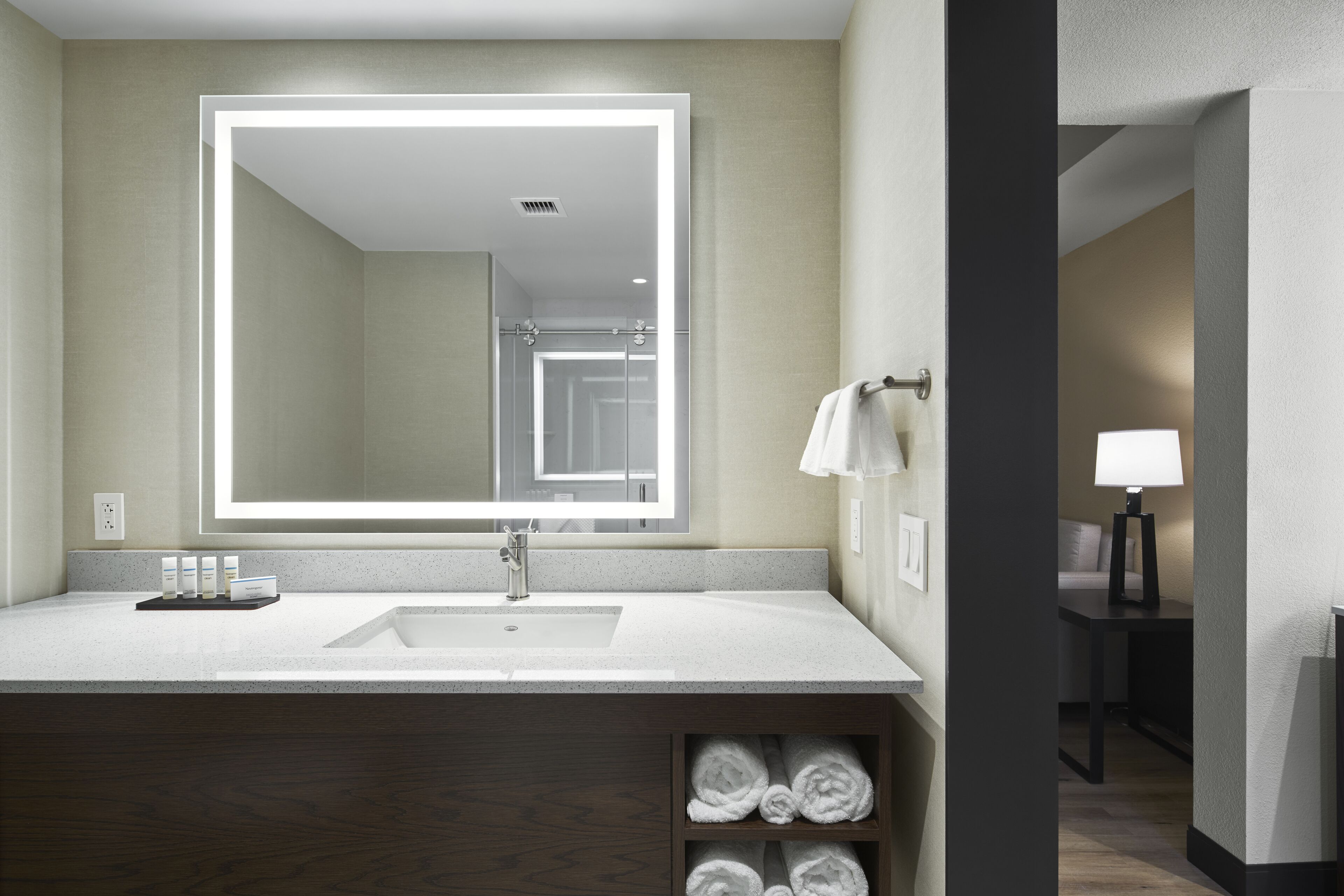 Foto - Embassy Suites by Hilton Nashville Downtown