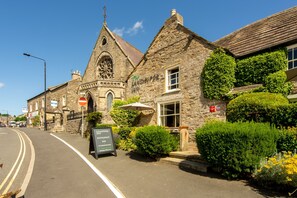 Exterior - Poacher's Cottage, Leyburn, Yorkshire Dales (Leyburn,)