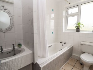 Cottage | Bathroom | Shower