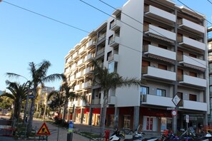 Front of property - Persea mare appartamenti (Taggia)