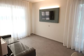 Studio Superior | Area keluarga | TV layar datar