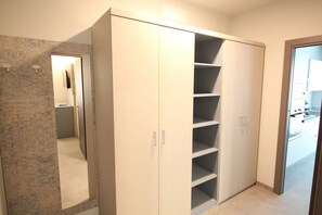 Superior-Apartment | Wohnbereich | Flachbildfernseher