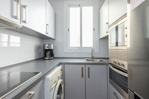 Fridge, microwave, oven, dishwasher