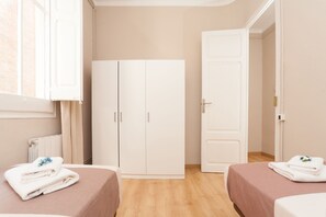 3 habitaciones, tabla de planchar con plancha y wifi gratis 