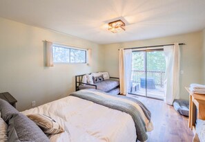 3 dormitorios, tabla de planchar con plancha, cuna de viaje