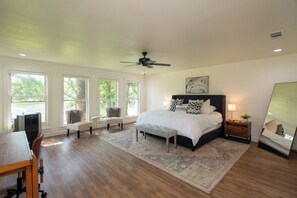 5 quartos, escrivaninha, Wi-Fi de cortesia, roupa de cama