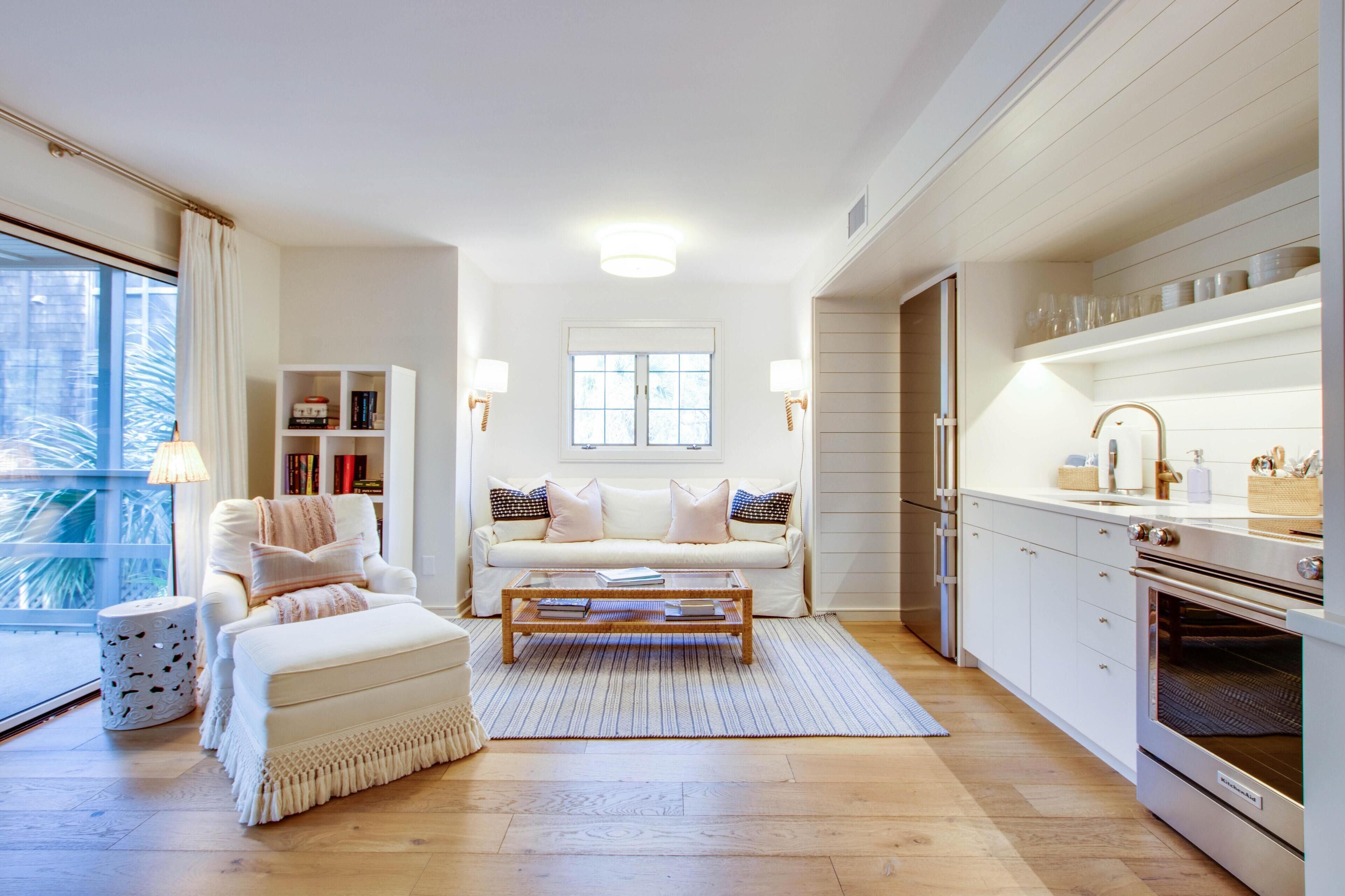 1 BR Coastal Cottage, 2-Min. to Beach! Love Kiawah? Love your Accommodations!