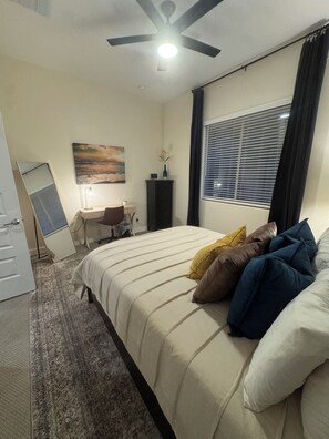 2 bedrooms, desk, iron/ironing board, free WiFi