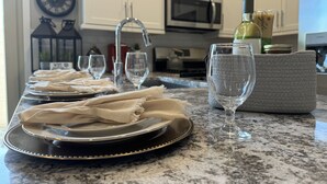 Coffee/tea maker, fridge, microwave, oven - Desert Olive Retreat - Sleeps 4- 5 min fr Verrado Marketplace 30 min fr airport (Buckeye)
