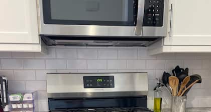 SPARKLING CLEAN, Modern 1 BR Guesthouse